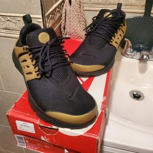 Nike Air Presto Essential Sneakers Mens Size 9 848187-007 Metallic Gold Running